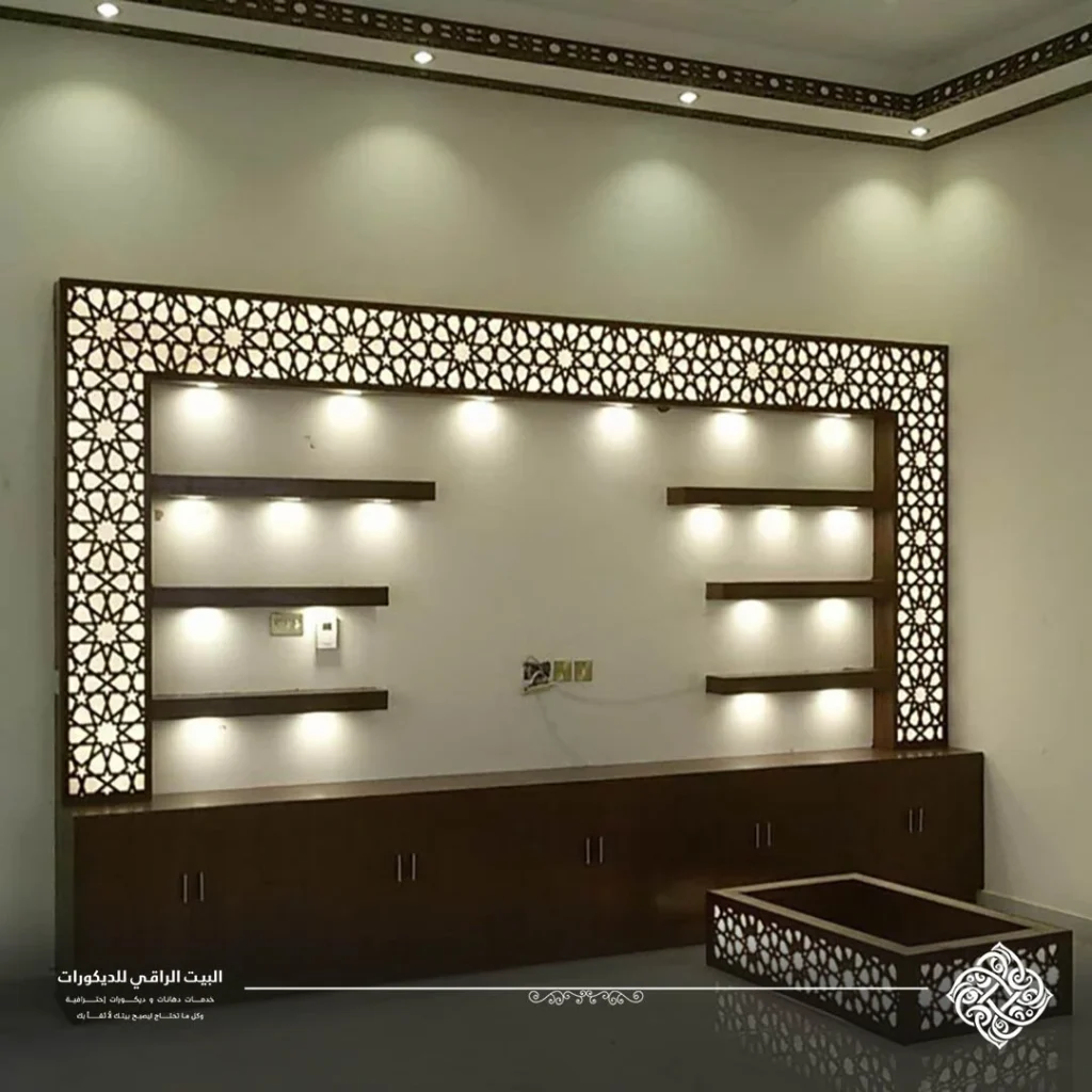 ديكور جداري خشب حفر